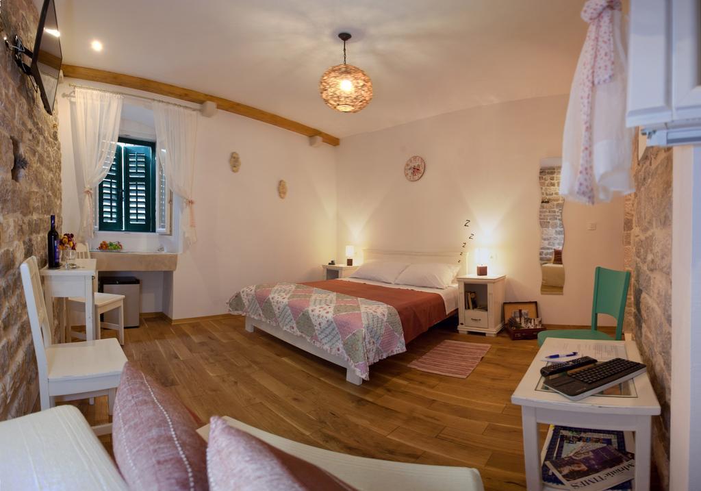 Luxury Room Kokola Split Bilik gambar